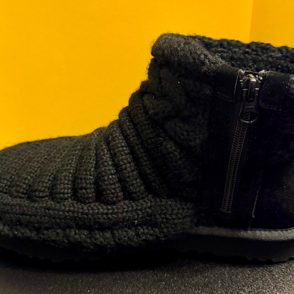 UGG Classic Mini Black Knit Boots - Picture 8 of 16